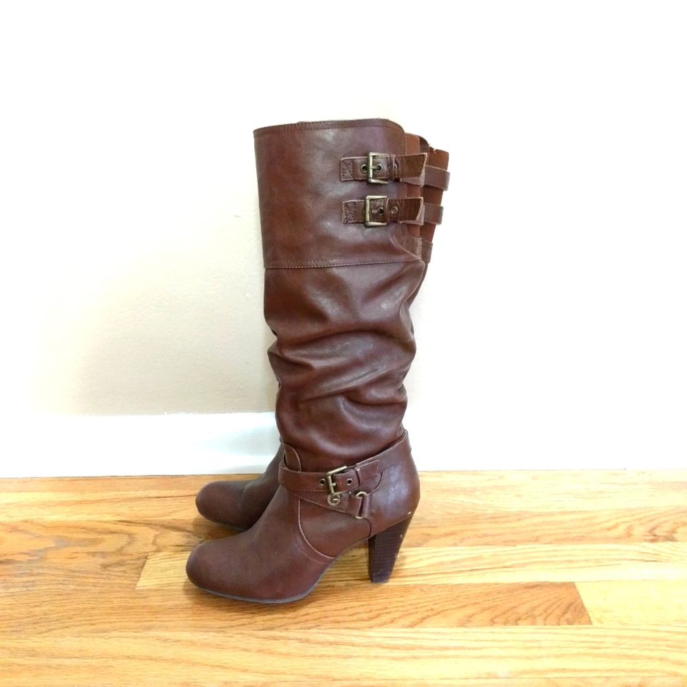 Heeled tall boots